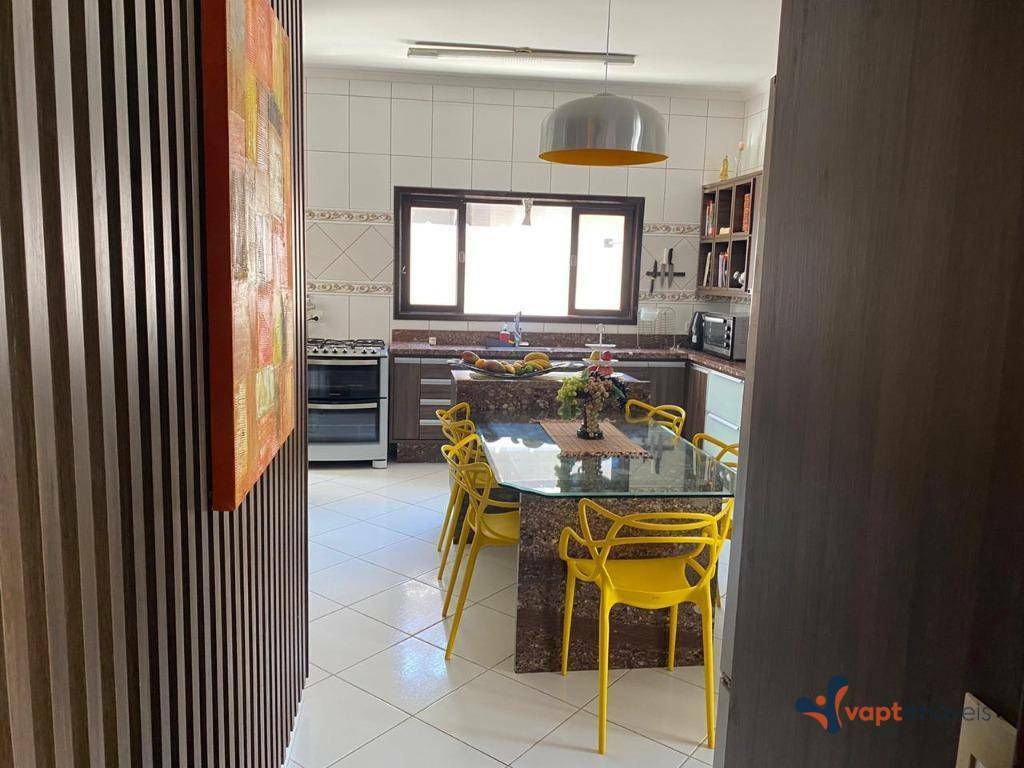 Casa de Condomínio à venda com 4 quartos, 380m² - Foto 18