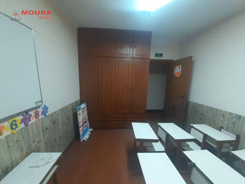 Casa à venda com 3 quartos, 202m² - Foto 15