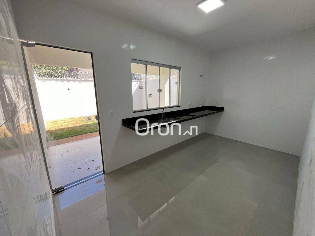 Casa à venda com 3 quartos, 98m² - Foto 5