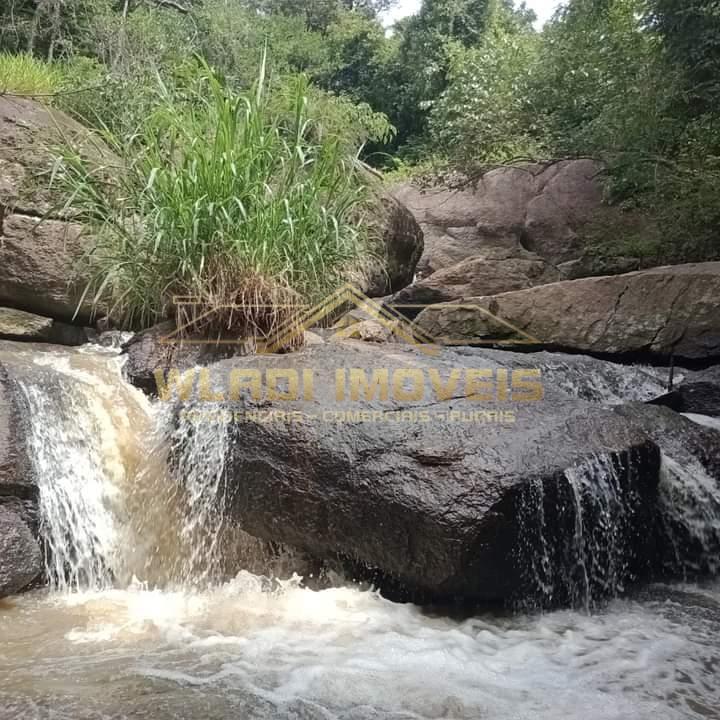 Fazenda à venda com 7 quartos, 10300m² - Foto 1