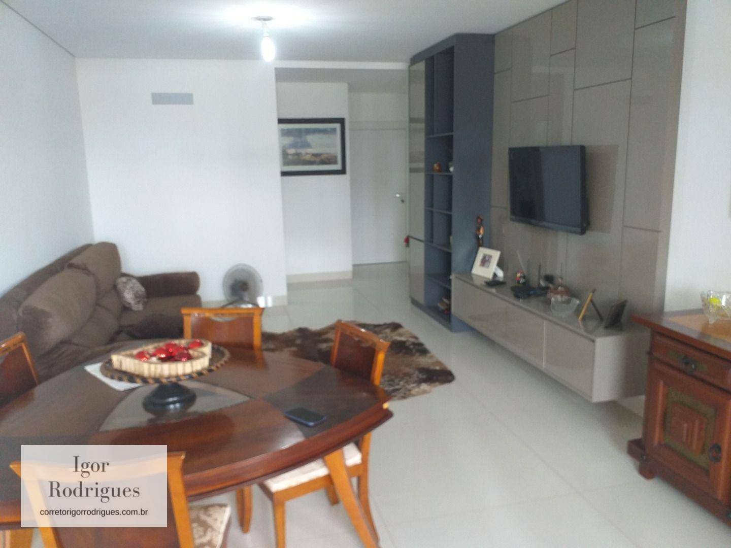 Apartamento à venda com 3 quartos, 170m² - Foto 2