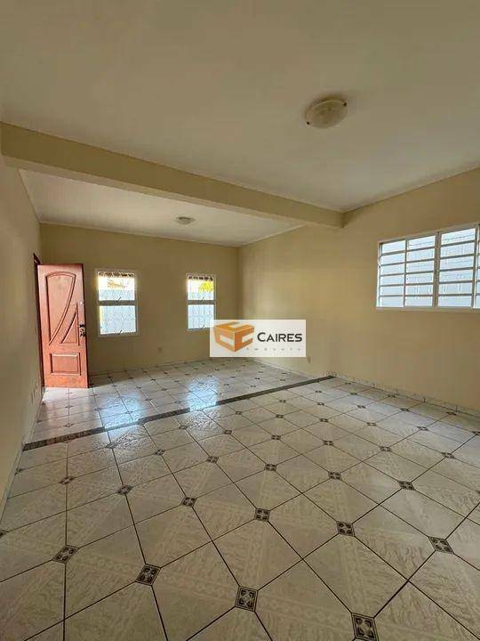 Casa para alugar com 3 quartos, 168m² - Foto 9