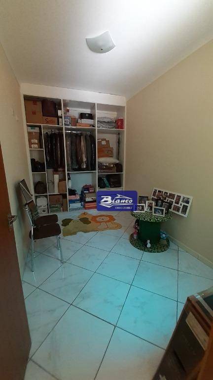 Casa à venda com 2 quartos, 80m² - Foto 11