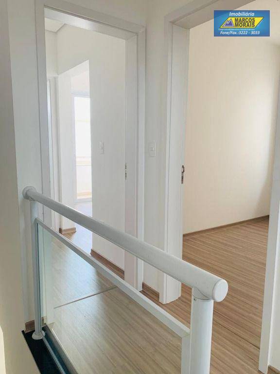 Casa de Condomínio à venda com 3 quartos, 130m² - Foto 2