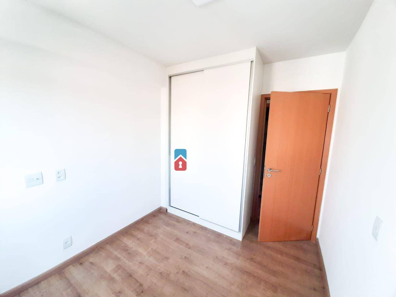 Apartamento para alugar com 3 quartos, 76m² - Foto 8