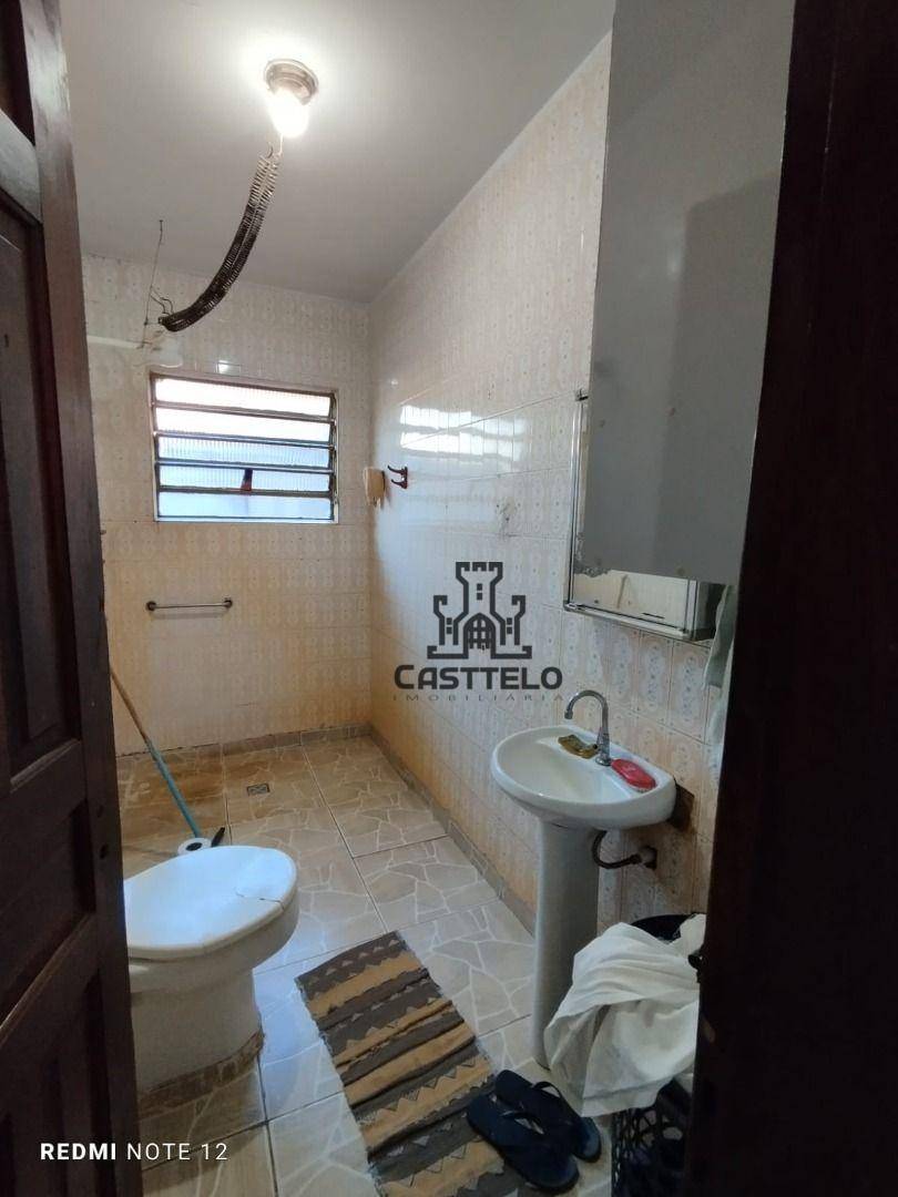 Casa à venda com 4 quartos, 240m² - Foto 15