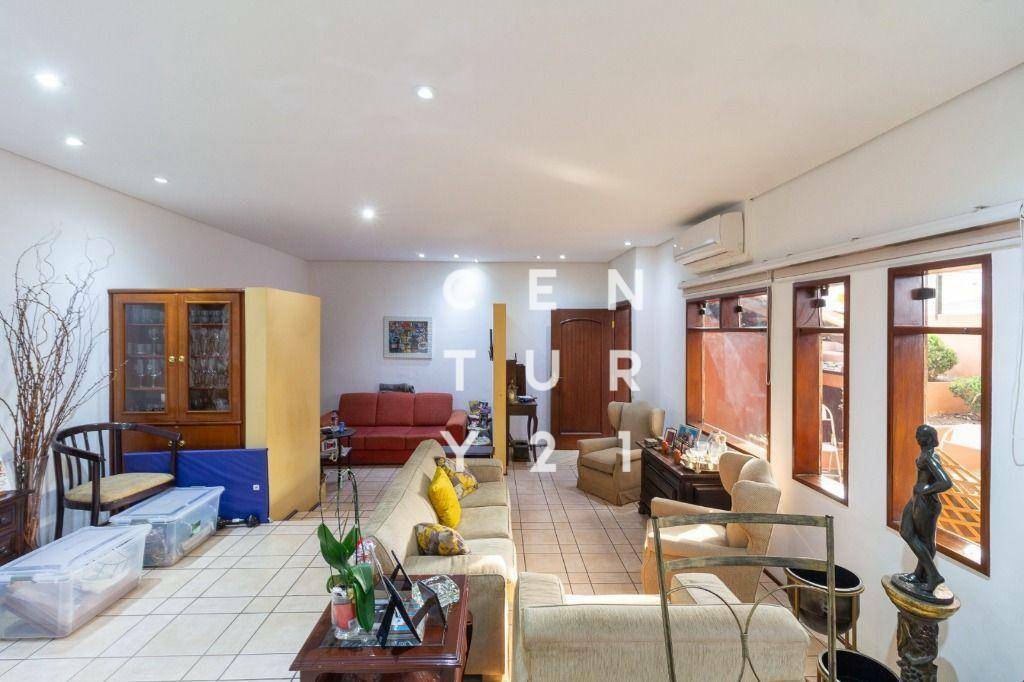 Casa à venda com 3 quartos, 177m² - Foto 8