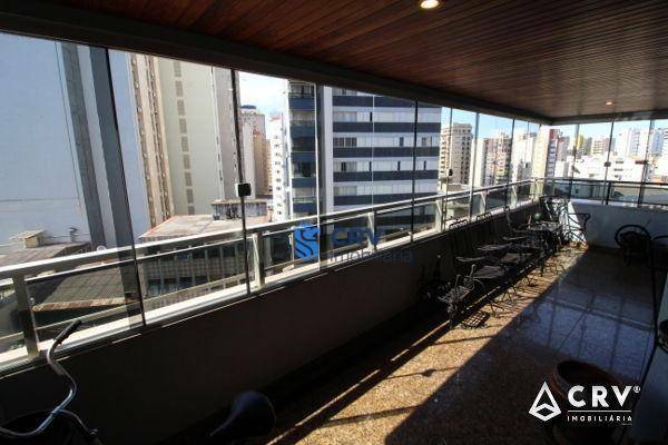 Apartamento à venda com 3 quartos, 210m² - Foto 2