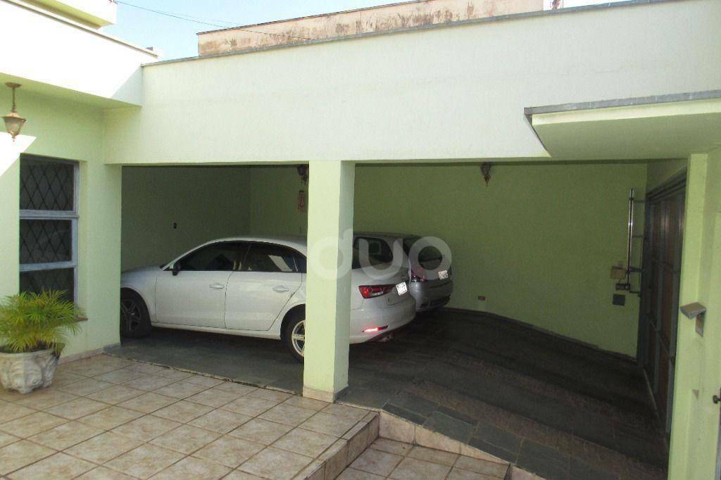 Casa à venda com 3 quartos, 248m² - Foto 4