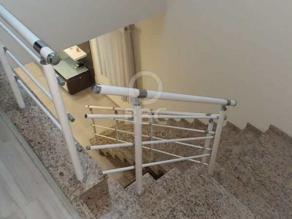 Sobrado para alugar com 3 quartos, 200m² - Foto 15