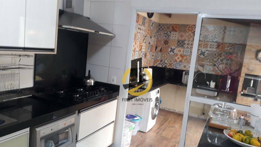 Sobrado à venda com 3 quartos, 160m² - Foto 4