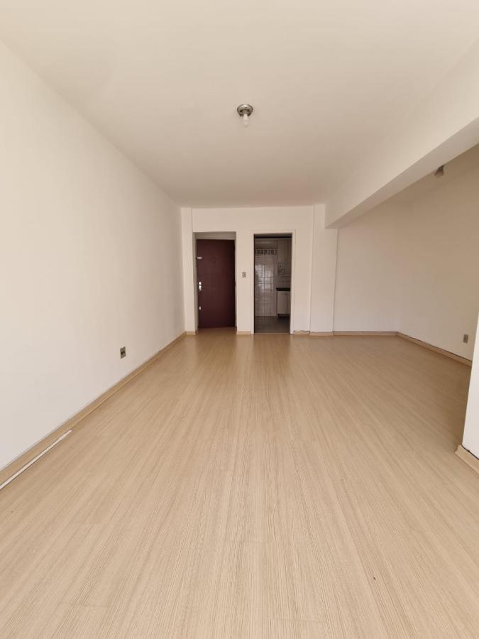 Apartamento à venda com 2 quartos, 85m² - Foto 3