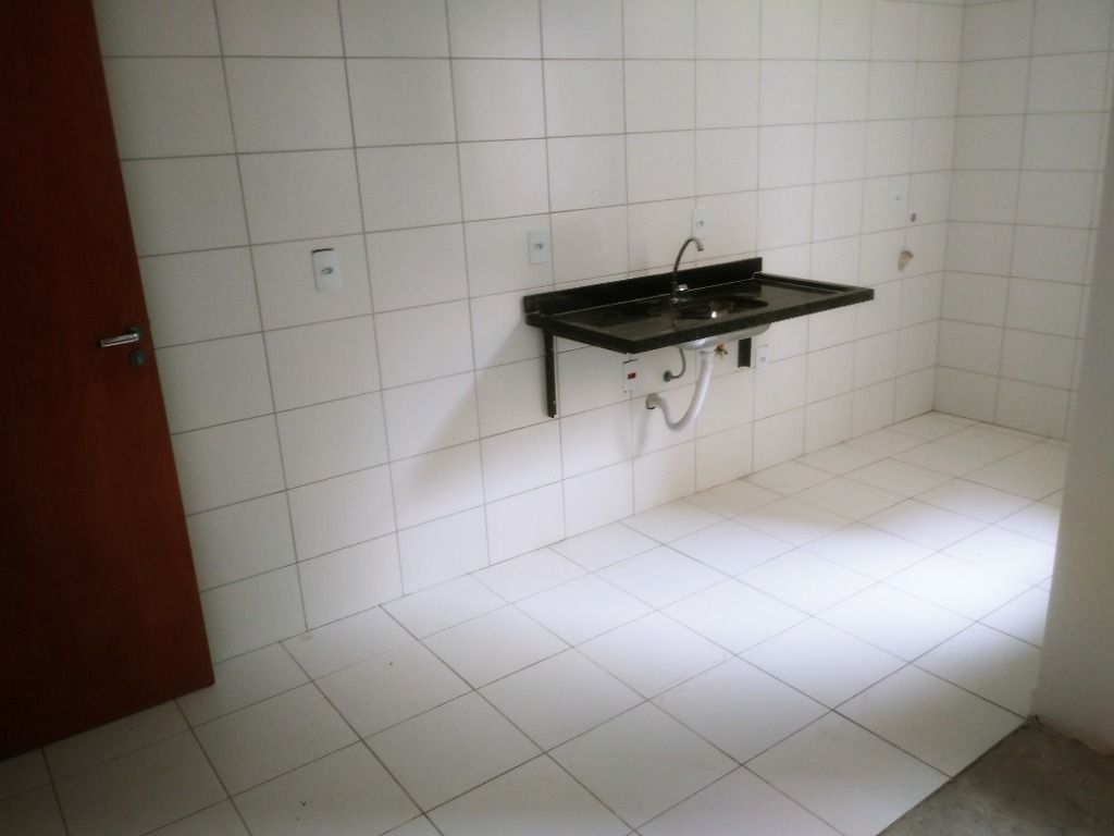 Apartamento à venda com 2 quartos, 41m² - Foto 4