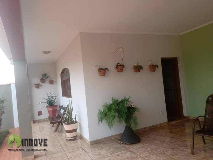 Casa à venda com 3 quartos, 191m² - Foto 8