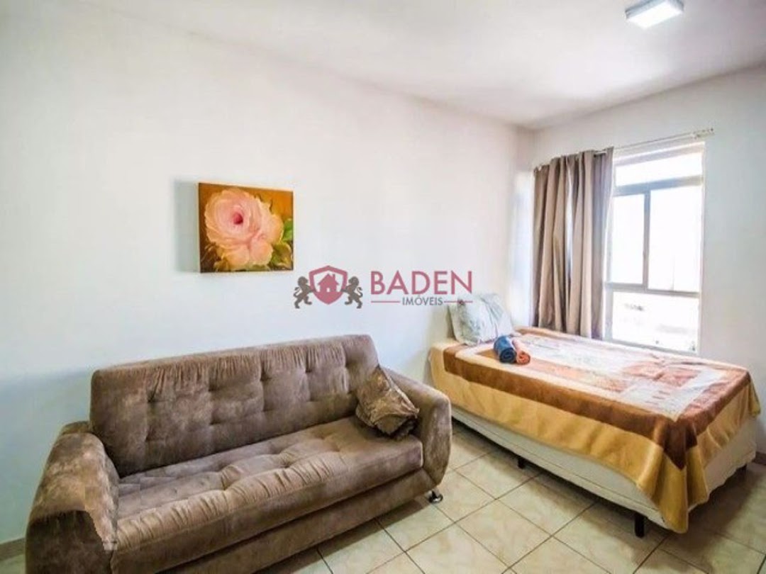 Apartamento à venda com 1 quarto, 37m² - Foto 2