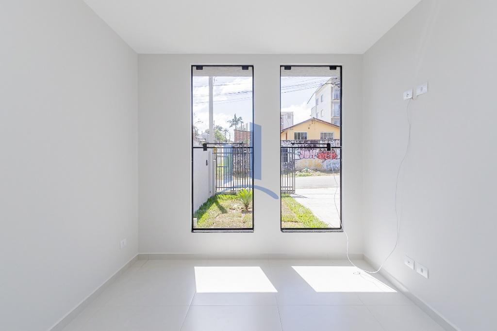 Casa à venda com 3 quartos, 62m² - Foto 10