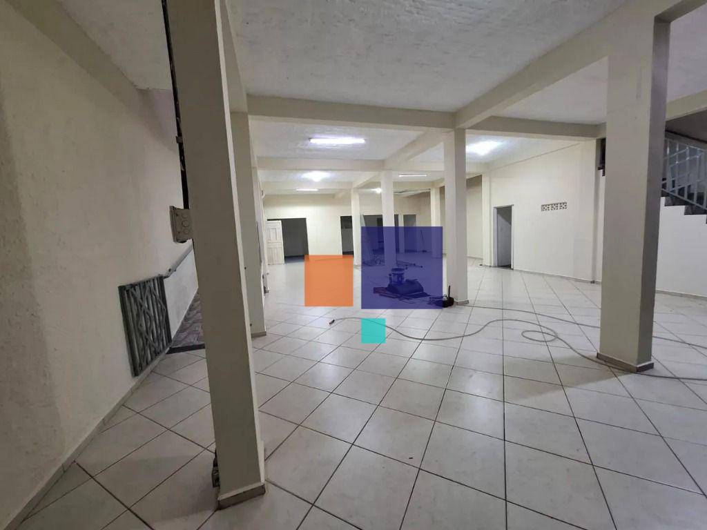 Sobrado à venda com 2 quartos, 218m² - Foto 1