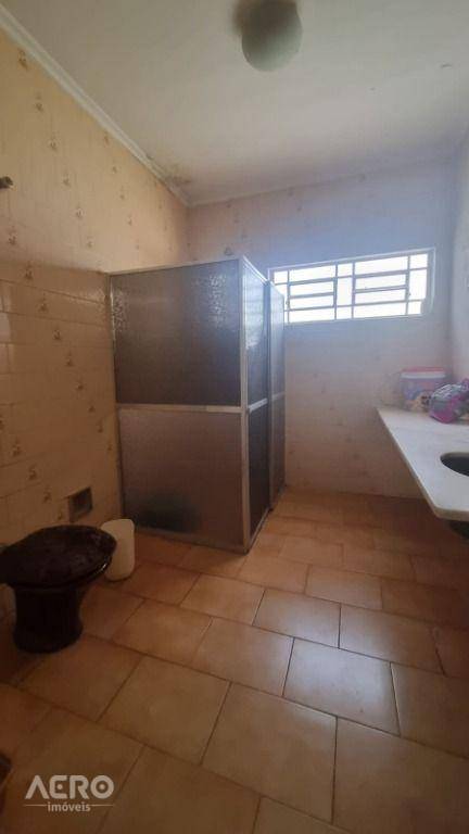 Casa à venda com 5 quartos, 400m² - Foto 9