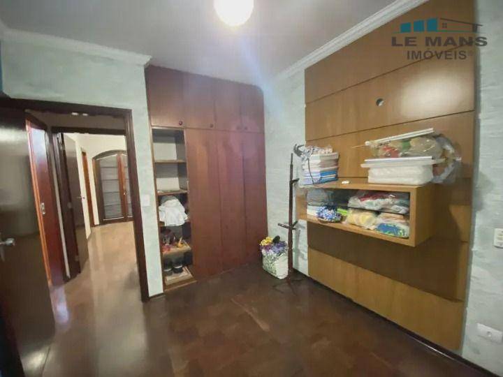 Casa para alugar com 3 quartos, 252m² - Foto 25