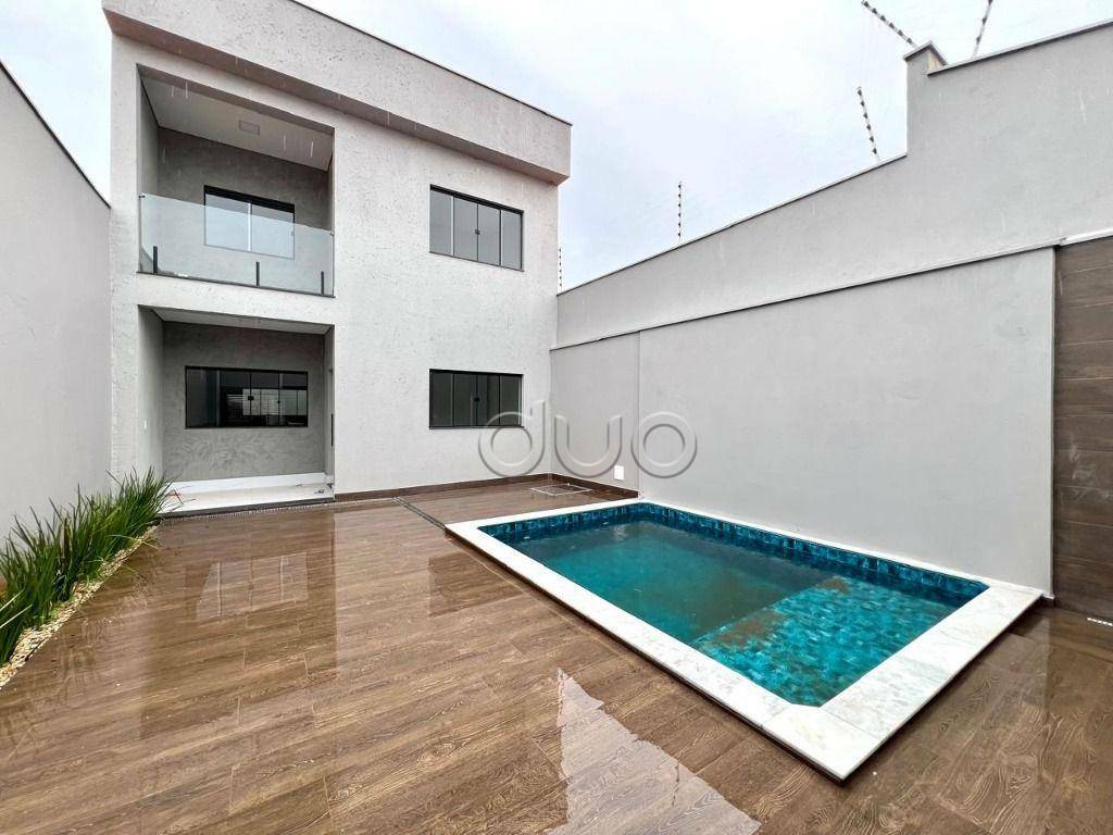 Casa à venda com 3 quartos, 157m² - Foto 1