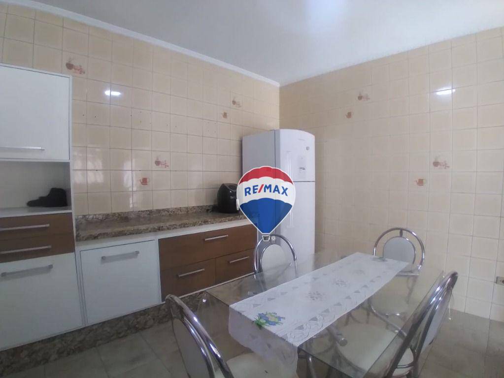 Casa à venda com 3 quartos, 178m² - Foto 3