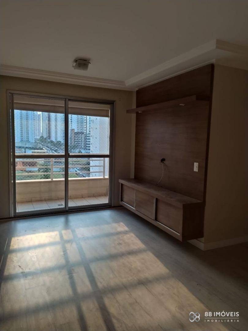 Apartamento para alugar com 3 quartos, 79m² - Foto 2