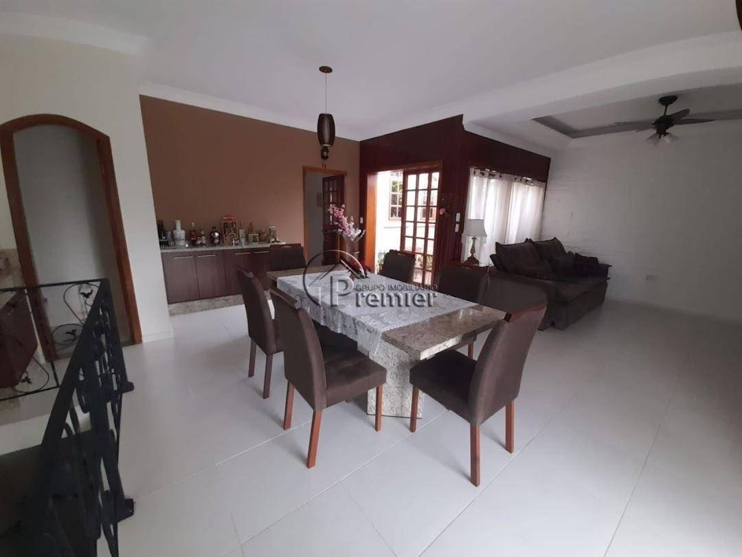 Casa à venda com 3 quartos, 219m² - Foto 2