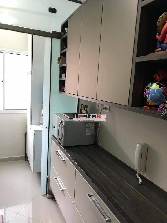 Apartamento à venda com 3 quartos, 64m² - Foto 11