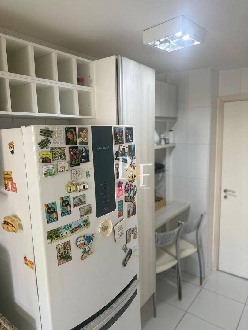 Apartamento à venda com 3 quartos, 107m² - Foto 7