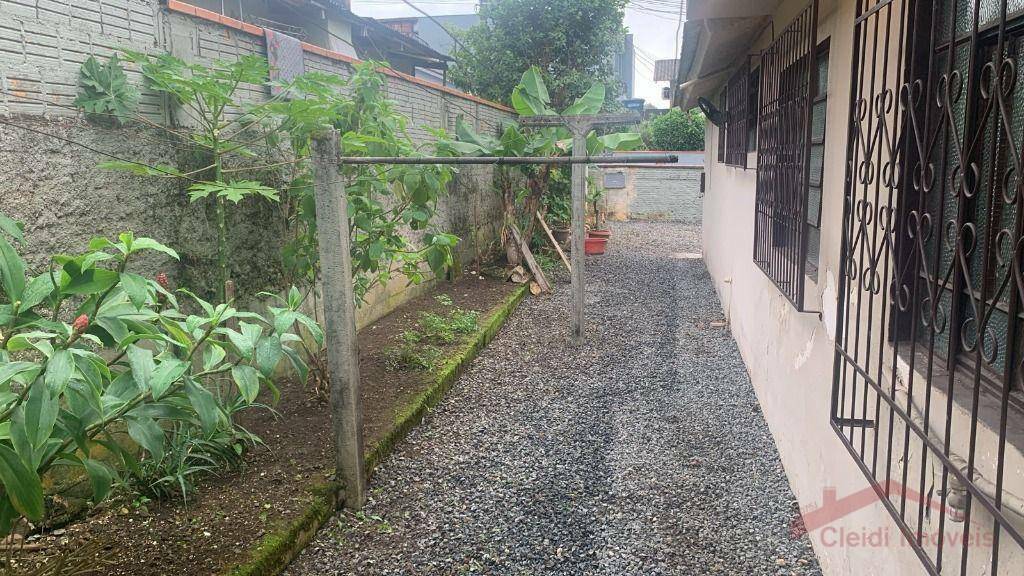 Casa para alugar com 2 quartos, 90m² - Foto 15