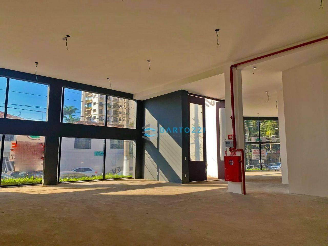 Prédio Inteiro para alugar, 1300m² - Foto 1