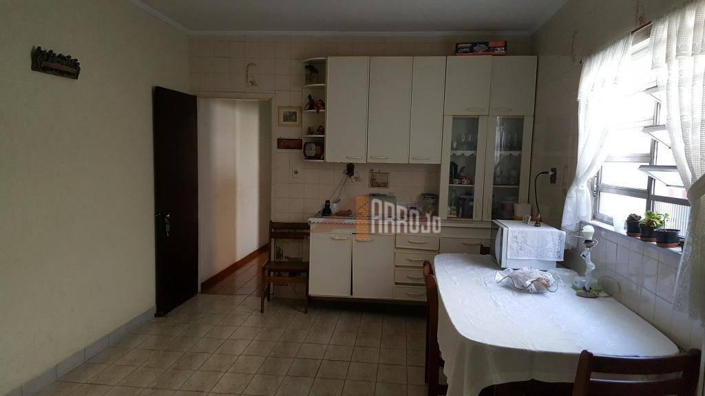 Casa à venda com 3 quartos, 238m² - Foto 8