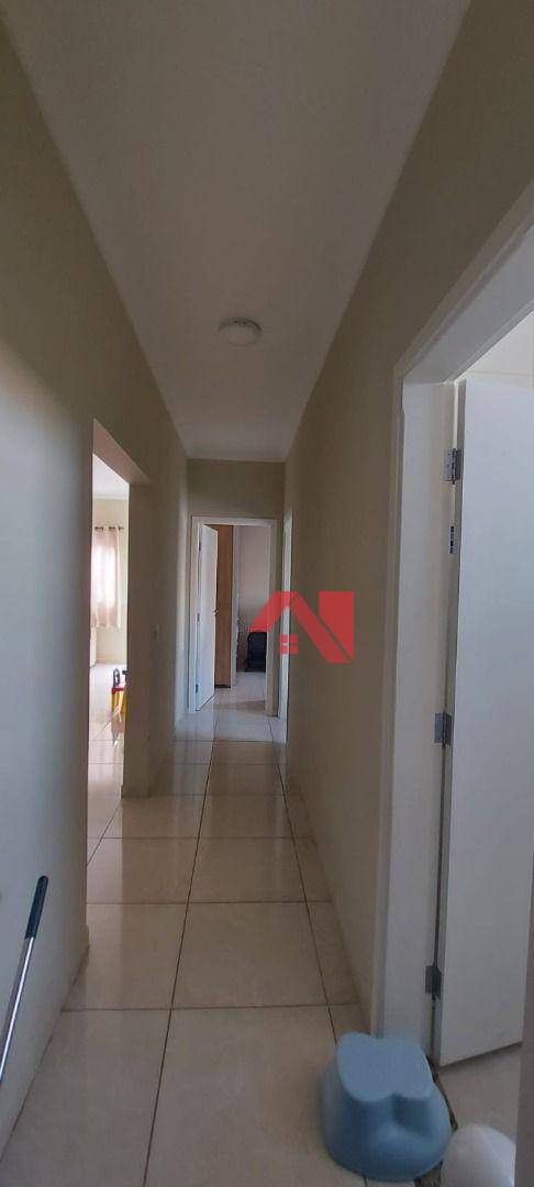 Casa à venda com 3 quartos, 98m² - Foto 4