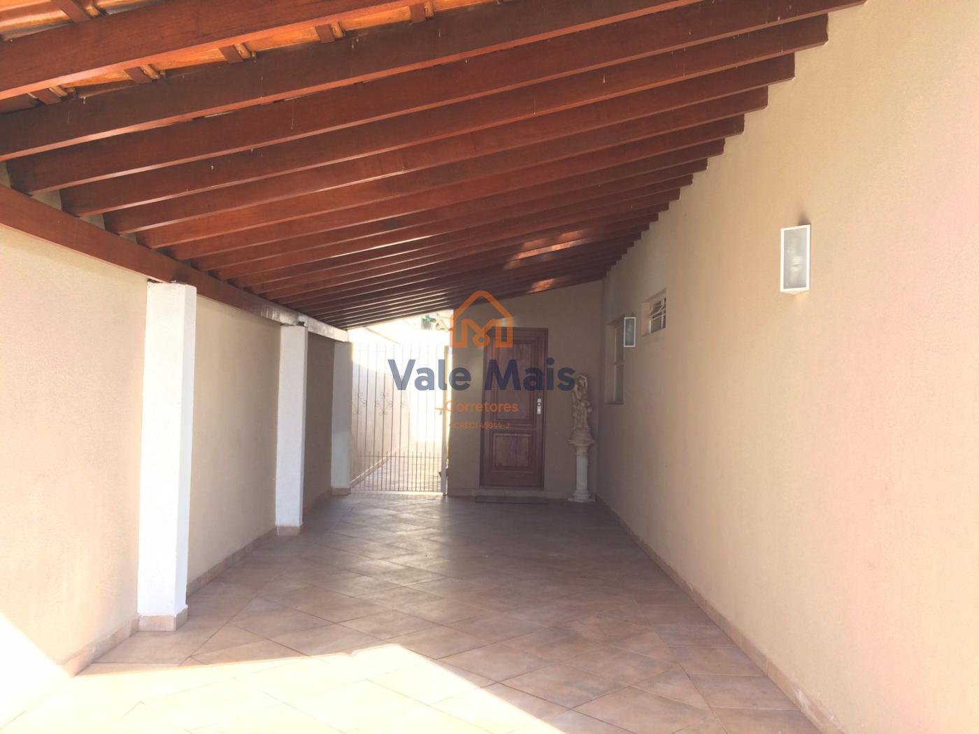 Casa à venda com 4 quartos, 165m² - Foto 2