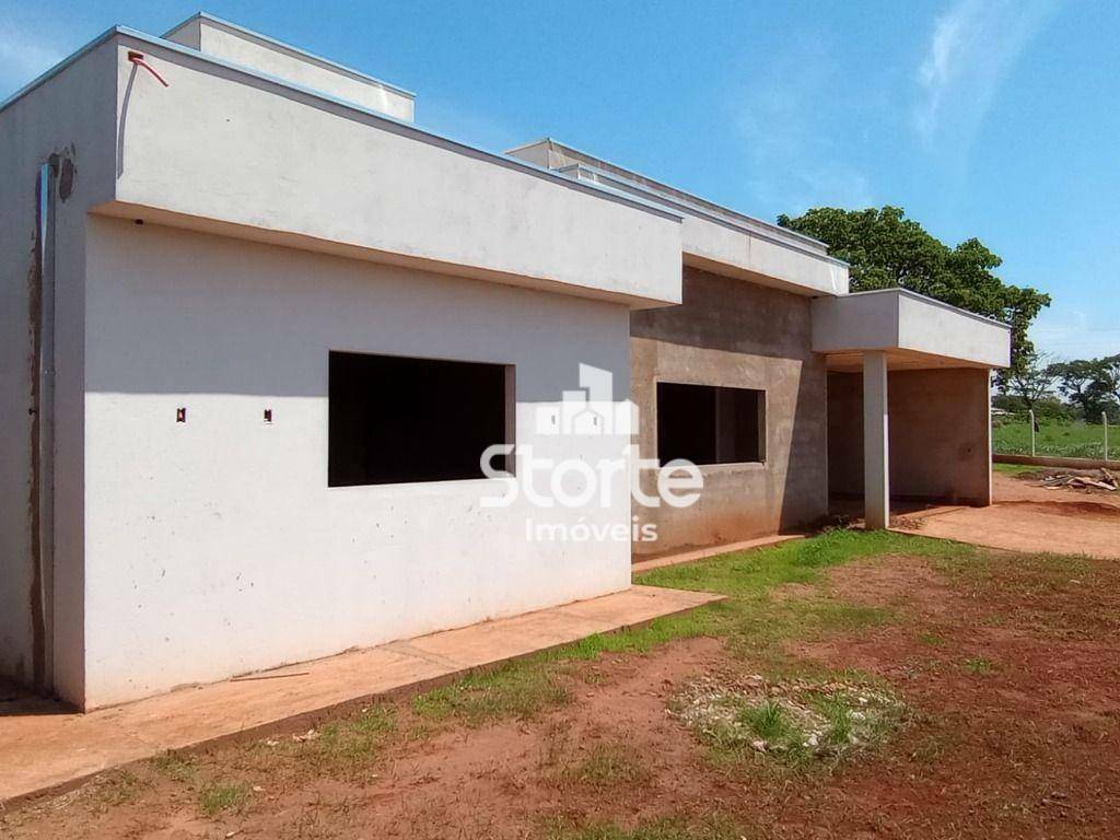 Chácara à venda com 4 quartos, 215m² - Foto 2