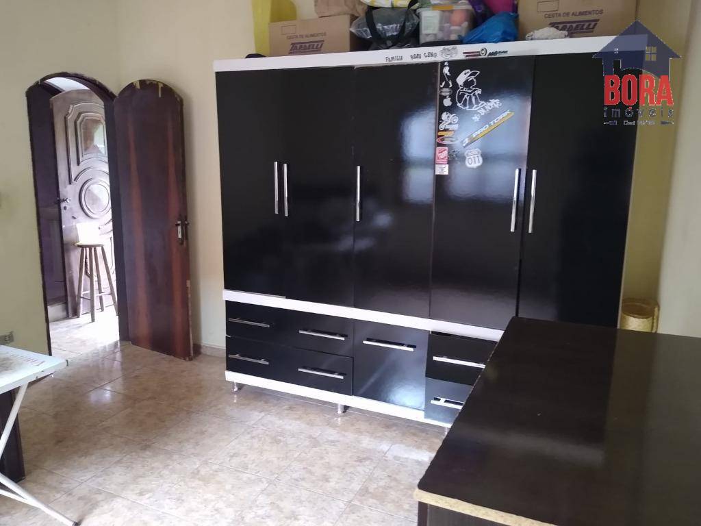 Casa à venda com 3 quartos, 200m² - Foto 2