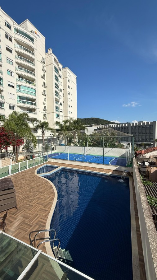 Apartamento à venda com 3 quartos, 77m² - Foto 1