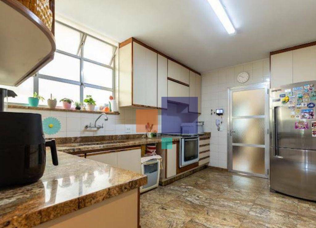 Casa à venda com 4 quartos, 363m² - Foto 13