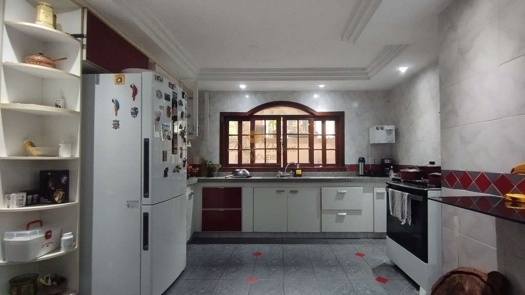 Casa de Condomínio à venda com 5 quartos, 247m² - Foto 30