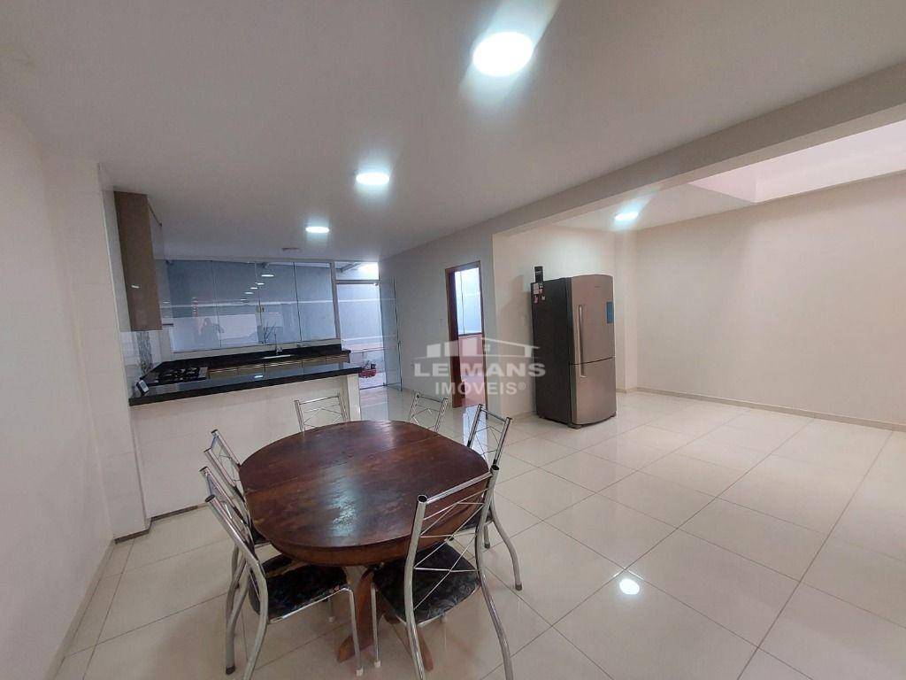 Casa à venda com 5 quartos, 240m² - Foto 5