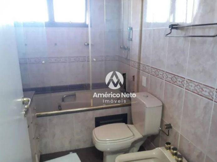 Apartamento à venda com 3 quartos, 238m² - Foto 8