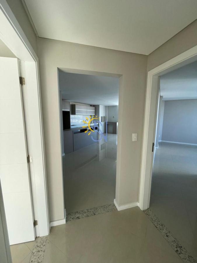 Apartamento para alugar com 3 quartos, 110m² - Foto 13