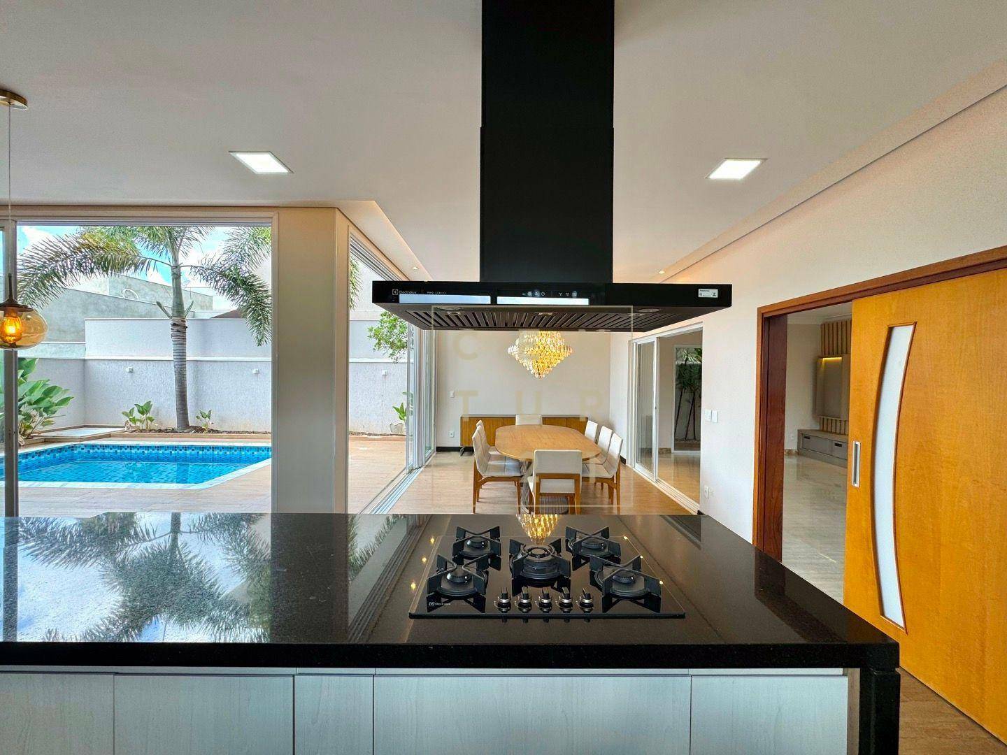 Casa de Condomínio à venda com 4 quartos, 305m² - Foto 7