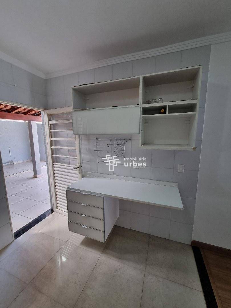 Casa à venda com 2 quartos, 80m² - Foto 6