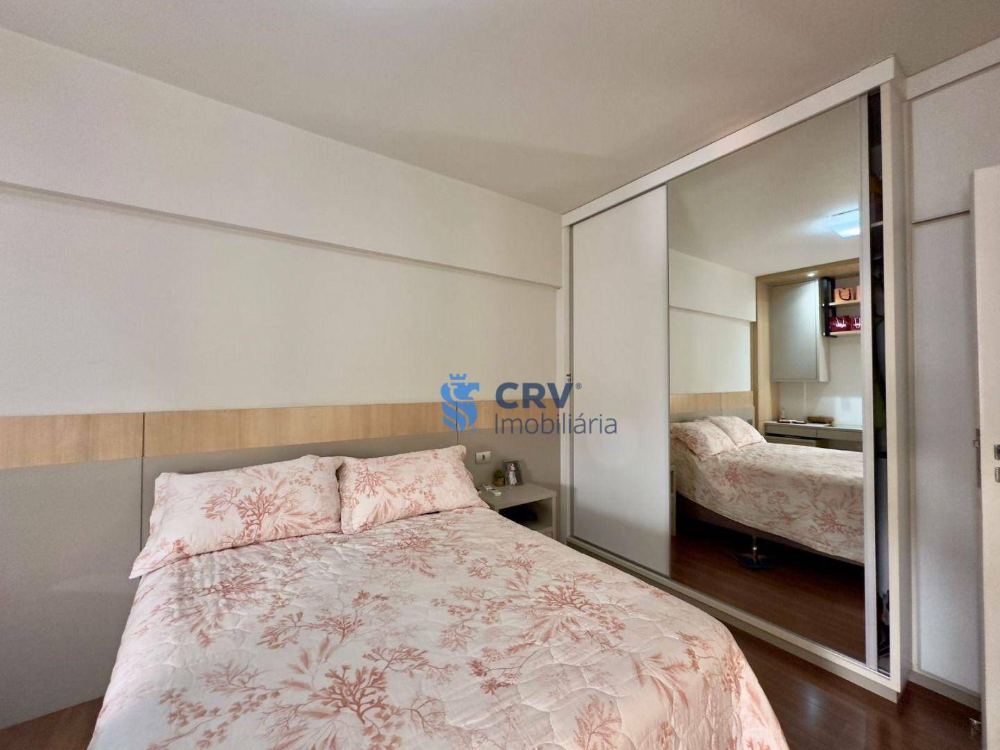 Apartamento à venda com 4 quartos, 232m² - Foto 17