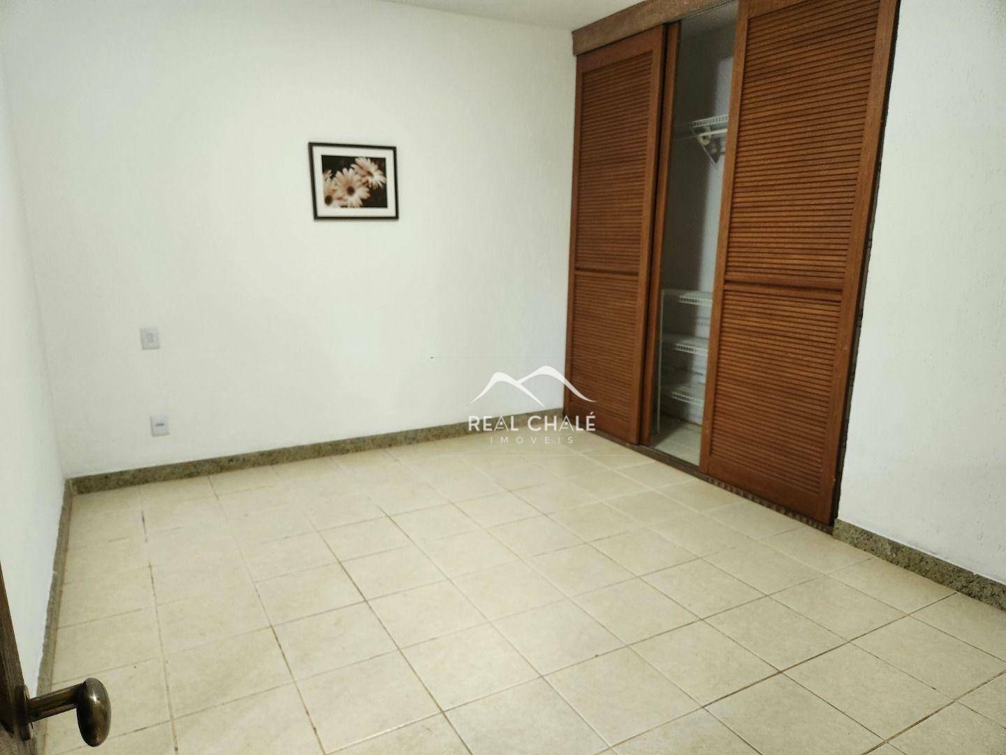 Casa de Condomínio à venda com 5 quartos, 300m² - Foto 32