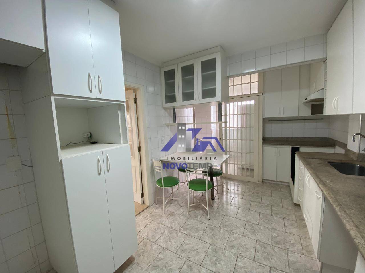 Apartamento à venda com 2 quartos, 95m² - Foto 4