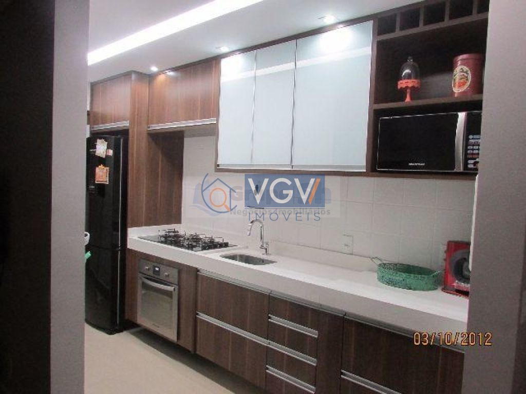 Apartamento à venda com 2 quartos, 68m² - Foto 3