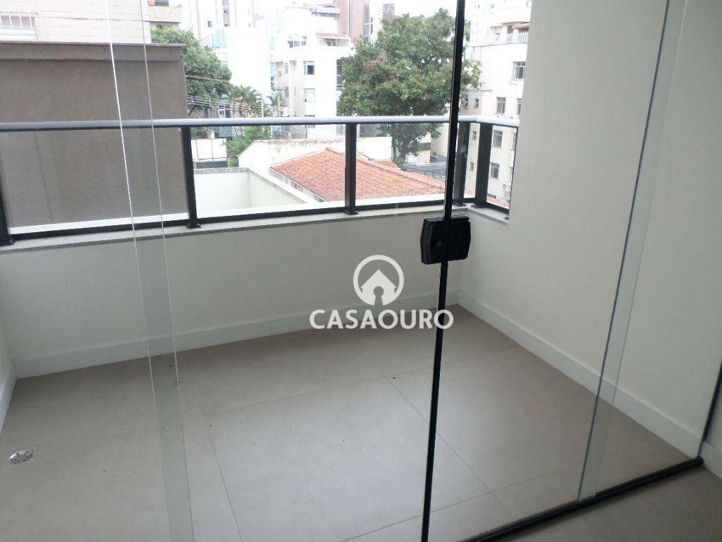 Apartamento à venda com 2 quartos, 62m² - Foto 4