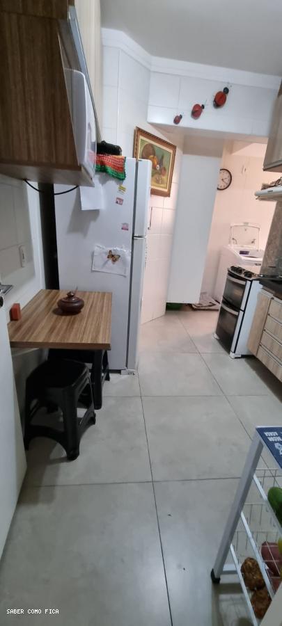 Apartamento à venda com 3 quartos, 87m² - Foto 2